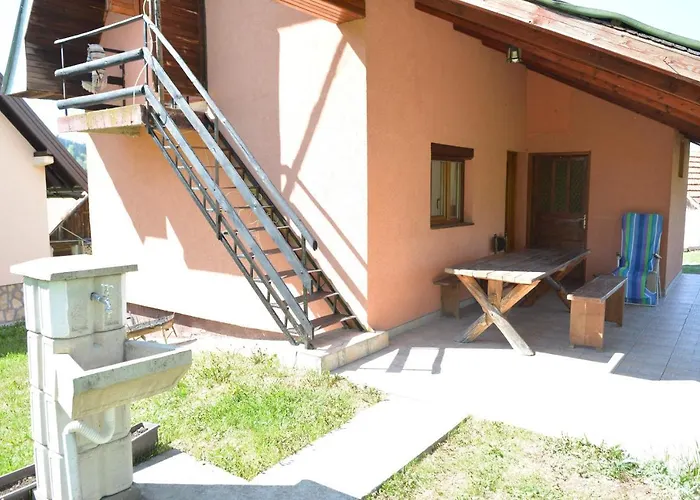 Dom wakacyjny Vikend Kuca Stefana *